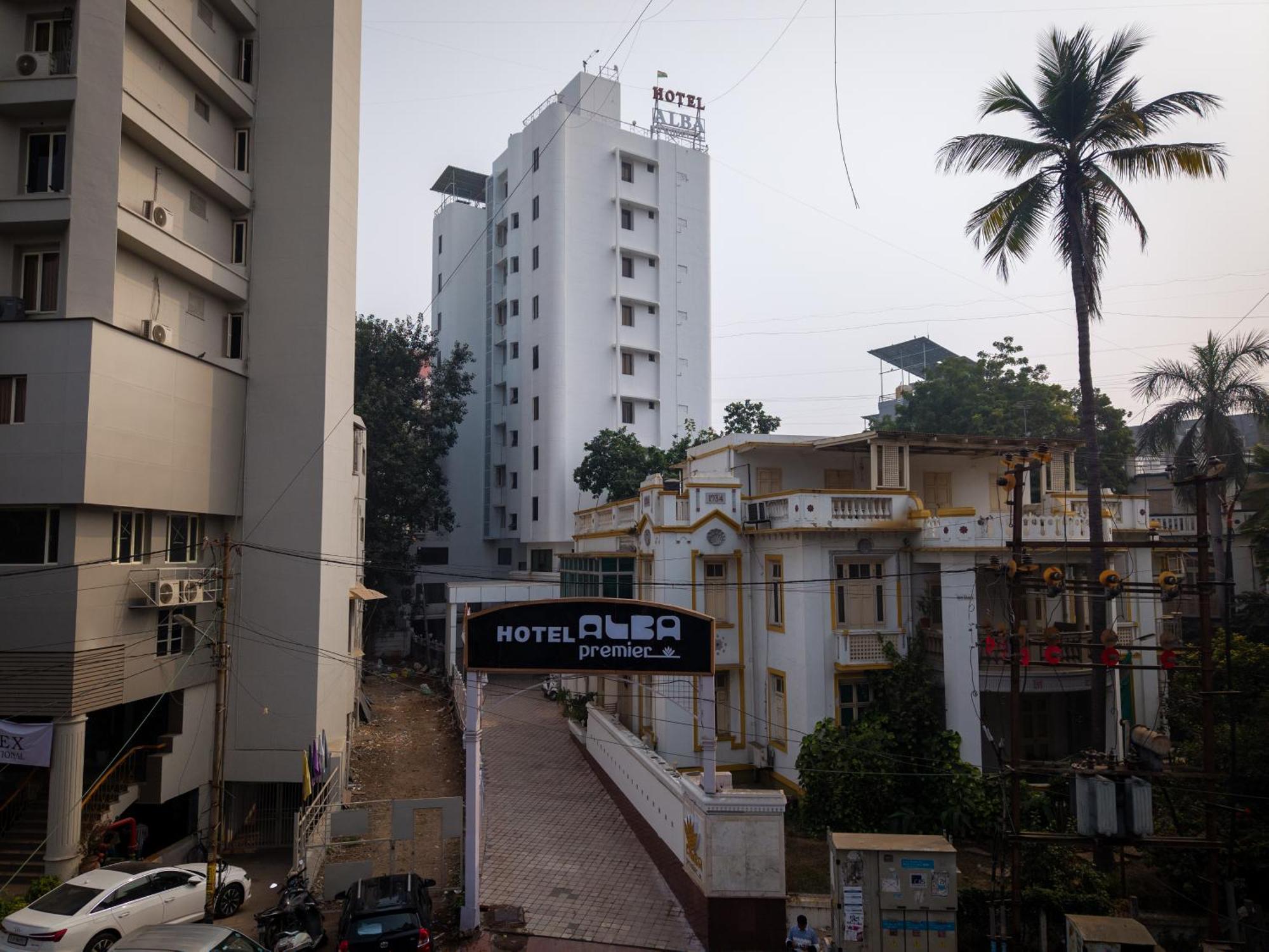 Alba Premier, Vadodara Exterior photo