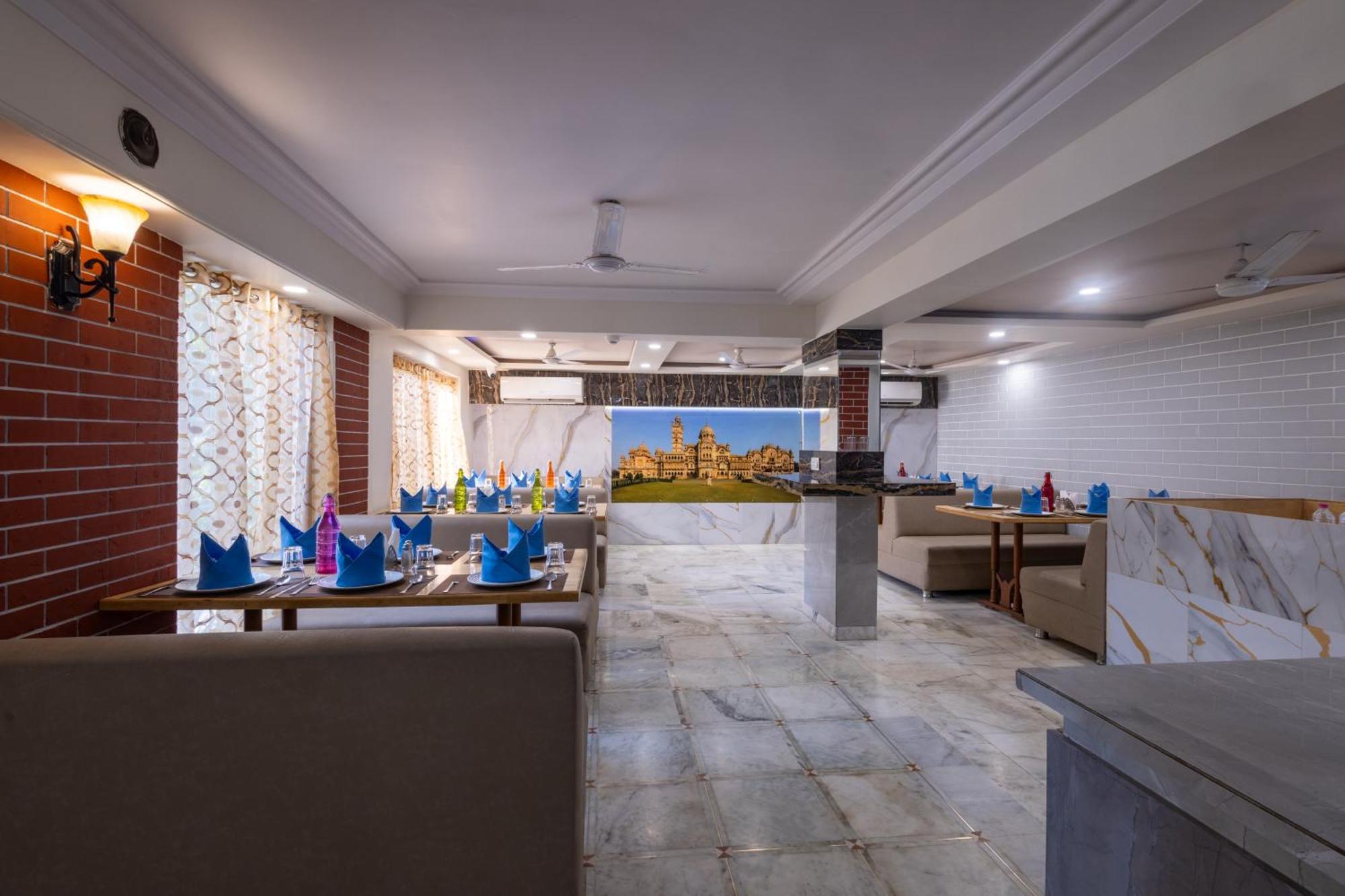 Alba Premier, Vadodara Exterior photo