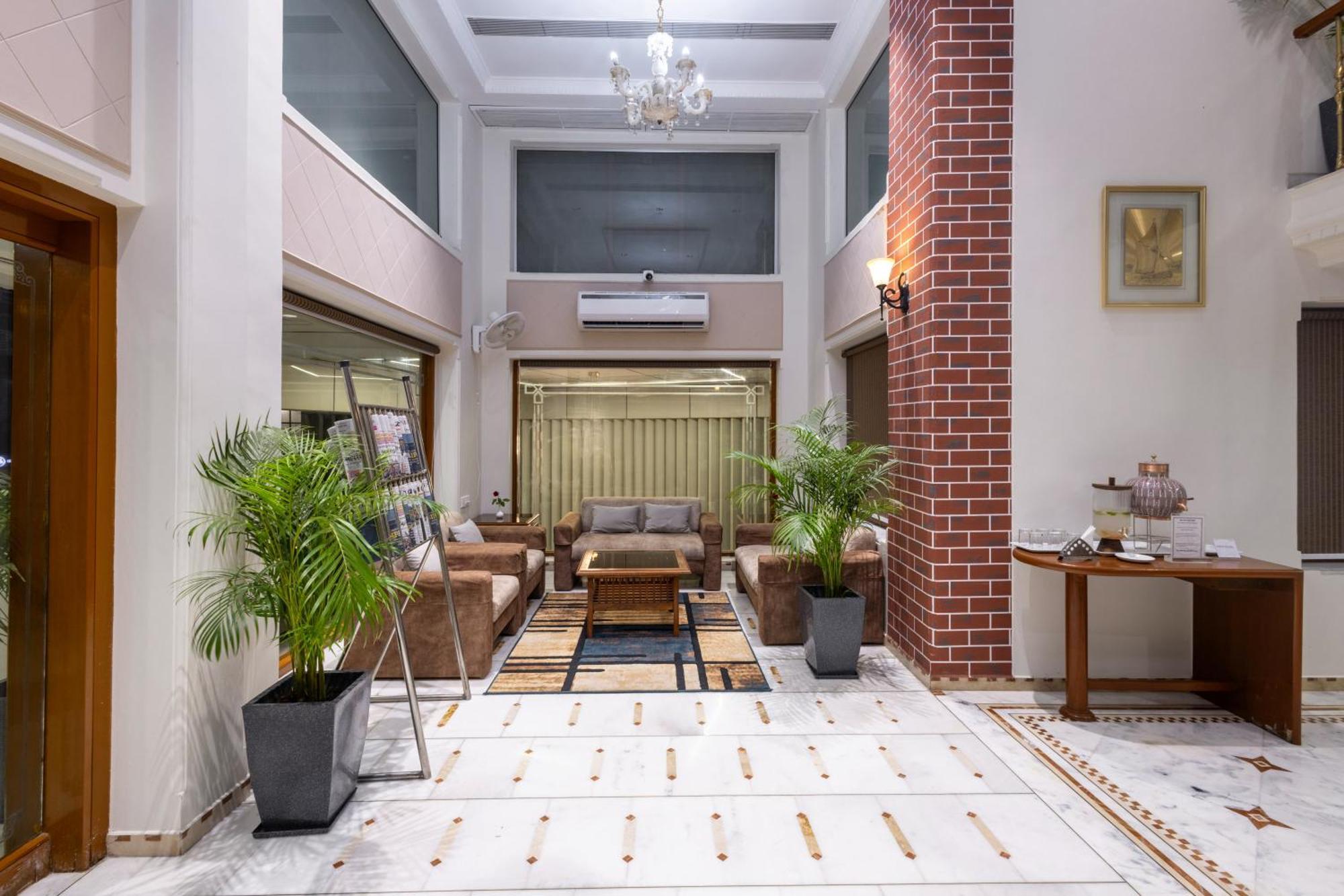 Alba Premier, Vadodara Exterior photo